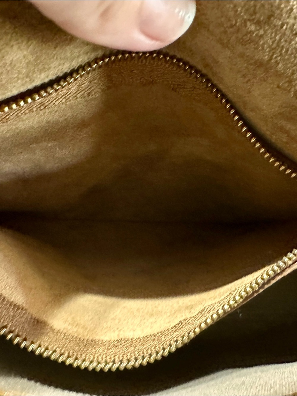 Madewell “Dakota” Large Tan Suede Saddle Crossbody Bag with Gold-Tone Hardware - Picture 14 of 15